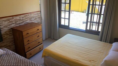 CASA PARA 16 PESSOAS A 50M DO MAR EM PORTO BELO