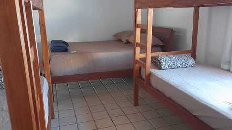 Excelente casa para temporada com 06 quartos com ar