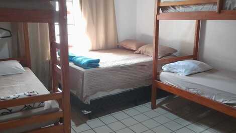 Excelente casa para temporada com 06 quartos com ar