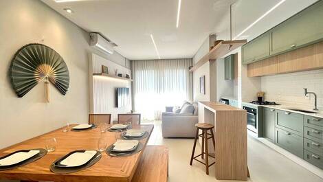 Apartmento de 02 quartos a 50 metros do mar com piscina