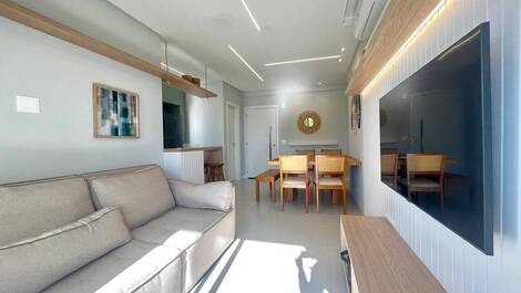 Apartmento de 02 quartos a 50 metros do mar com piscina