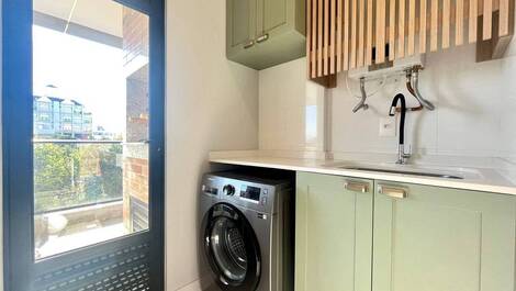 Apartmento de 02 quartos a 50 metros do mar com piscina