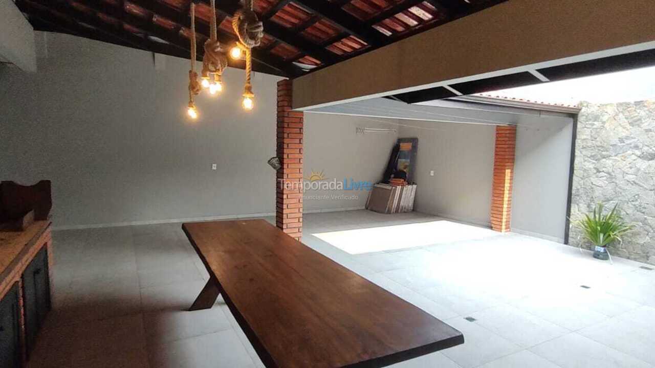 Casa para aluguel de temporada em São Francisco do Sul (Enseada)