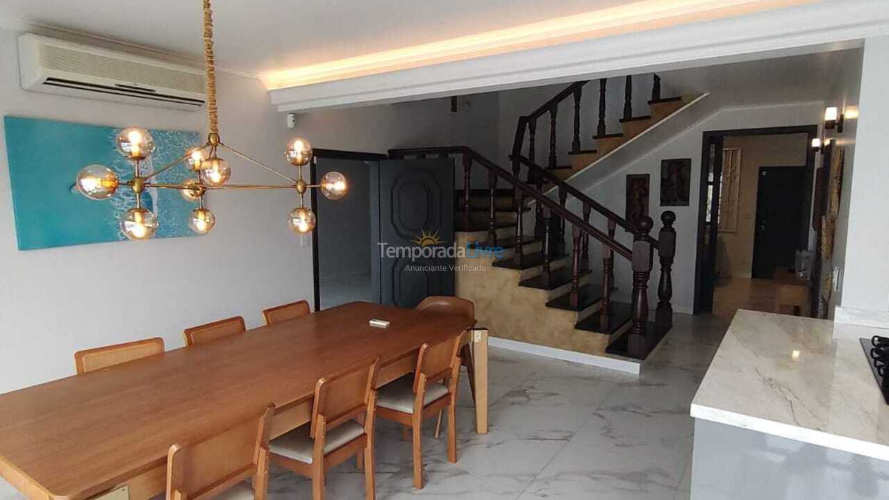 Casa para aluguel de temporada em São Francisco do Sul (Enseada)