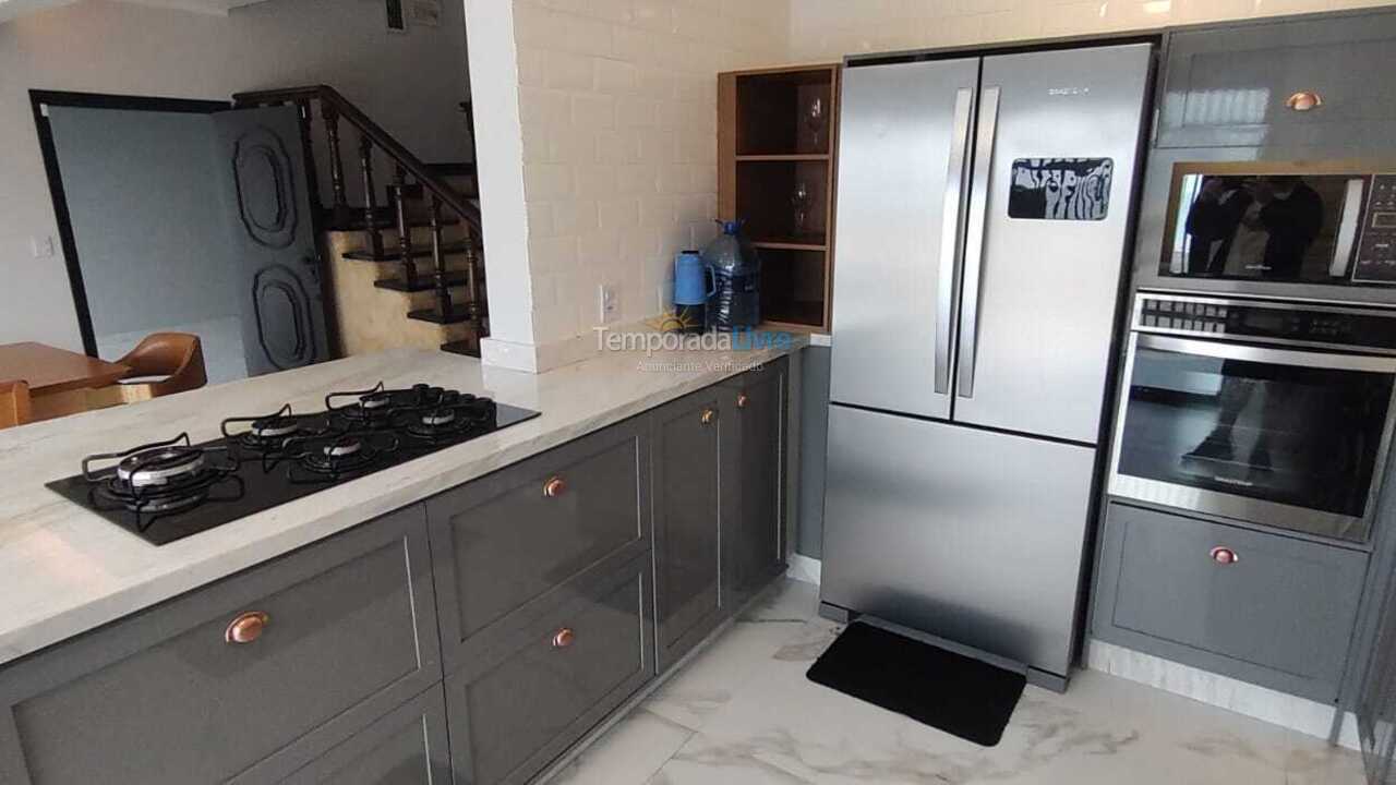 Casa para aluguel de temporada em São Francisco do Sul (Enseada)