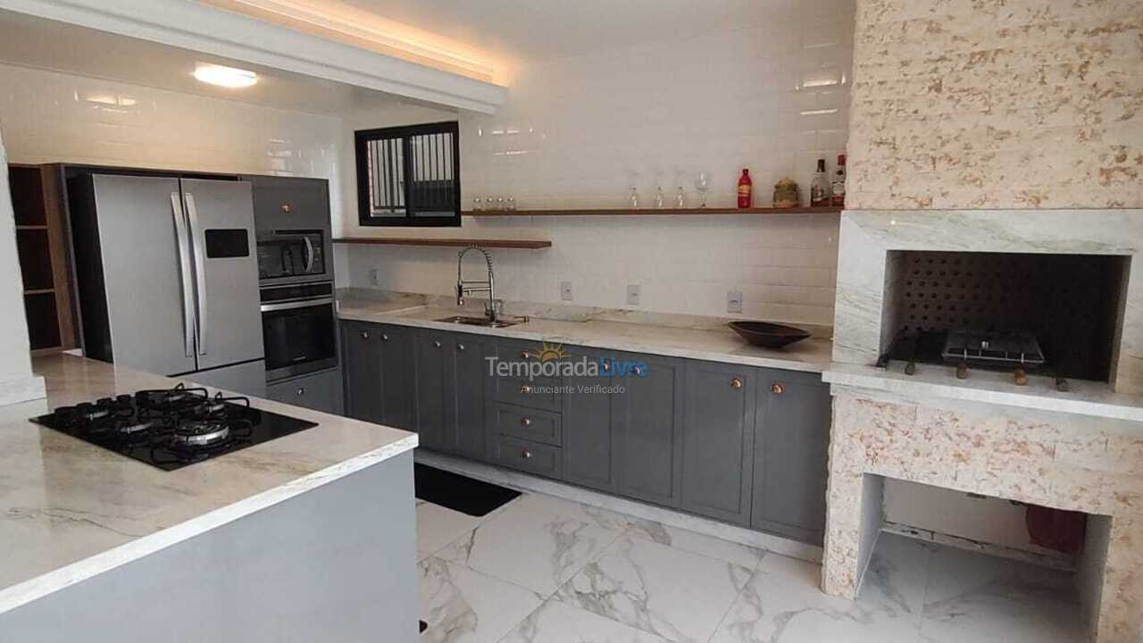 Casa para aluguel de temporada em São Francisco do Sul (Enseada)