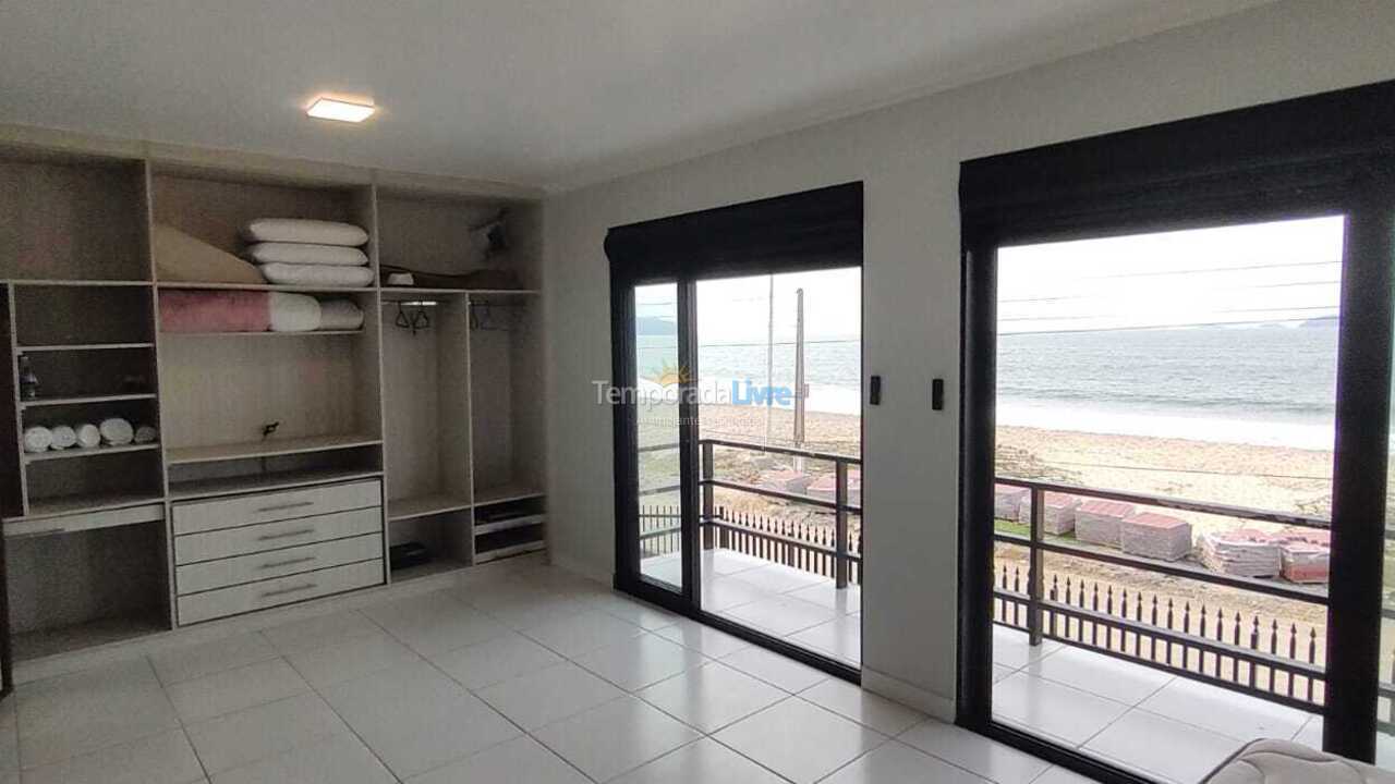 Casa para aluguel de temporada em São Francisco do Sul (Enseada)