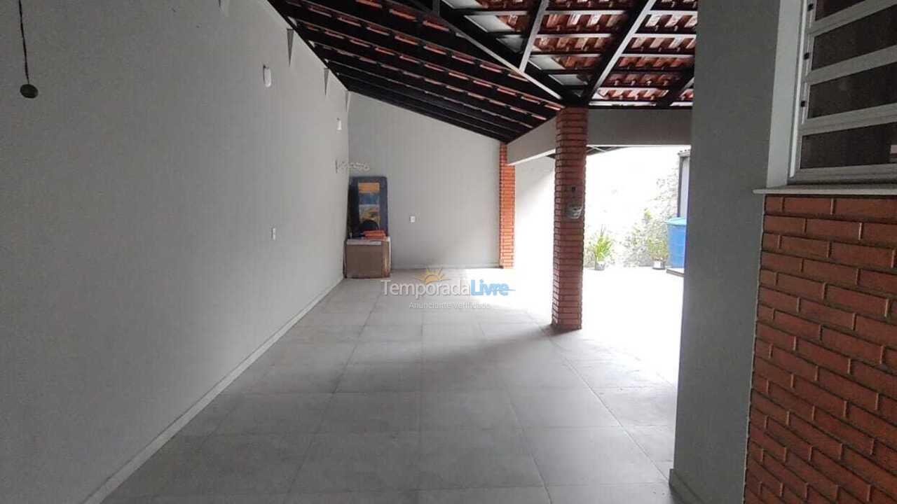 Casa para aluguel de temporada em São Francisco do Sul (Enseada)