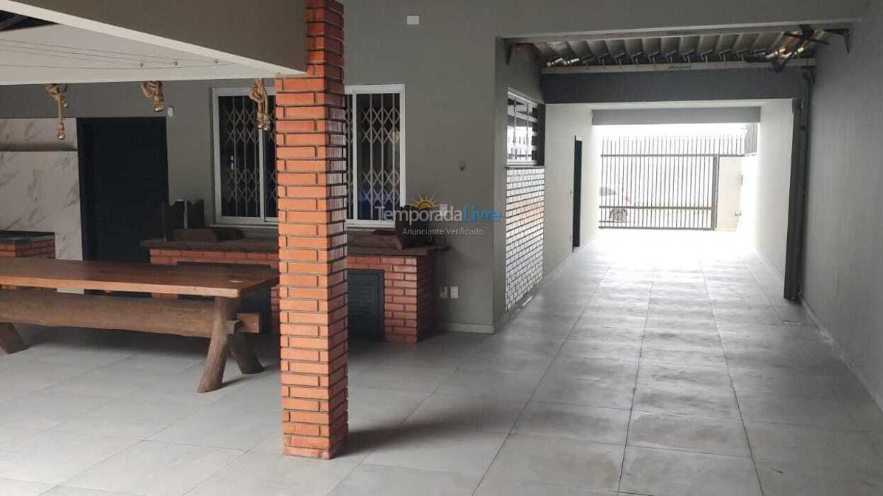 Casa para aluguel de temporada em São Francisco do Sul (Enseada)