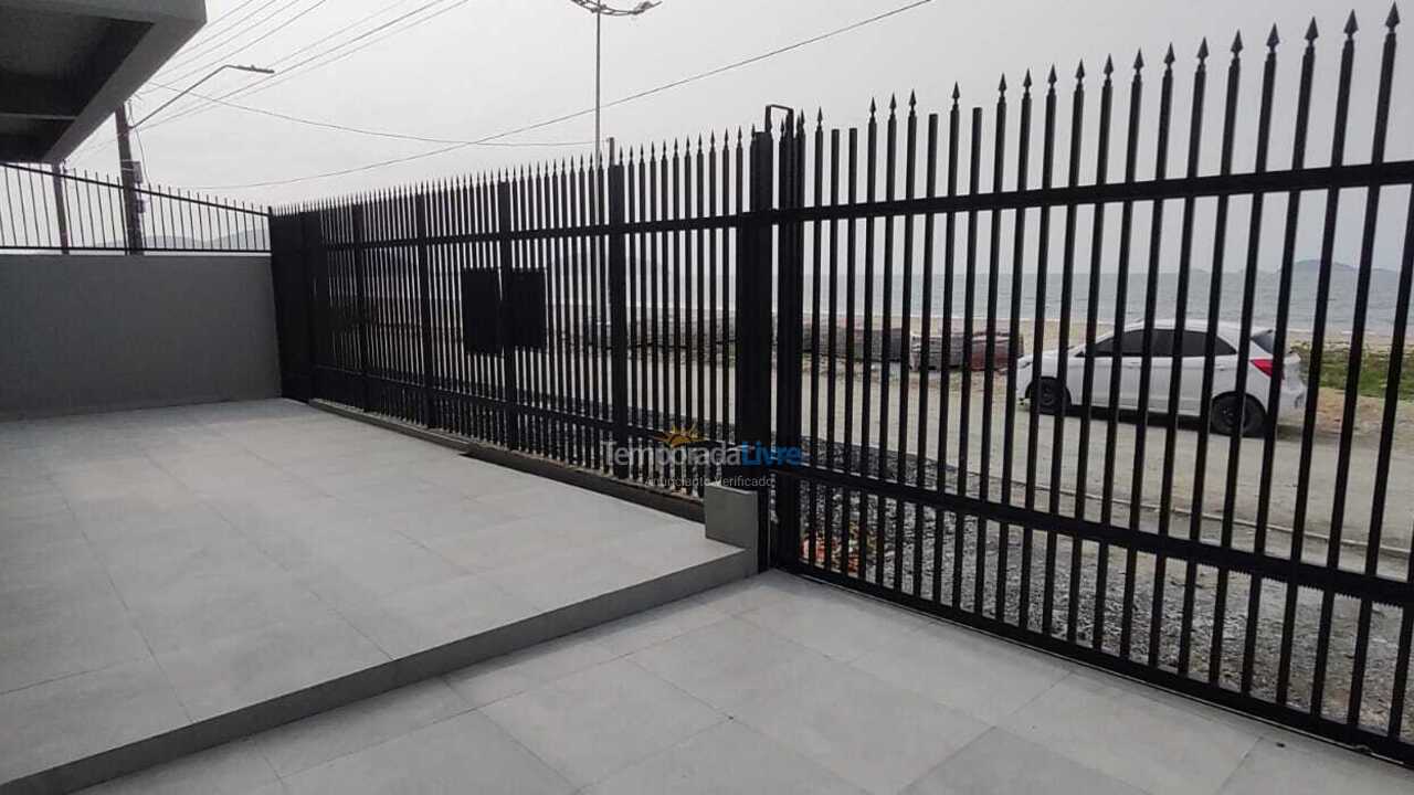 Casa para aluguel de temporada em São Francisco do Sul (Enseada)