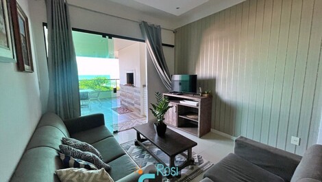 Apartamento 3 dormitórios frente mar Meia Praia SC