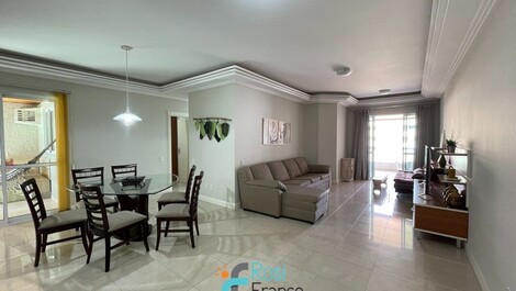 Apartamento 3 dormitórios quadra mar Itapema SC