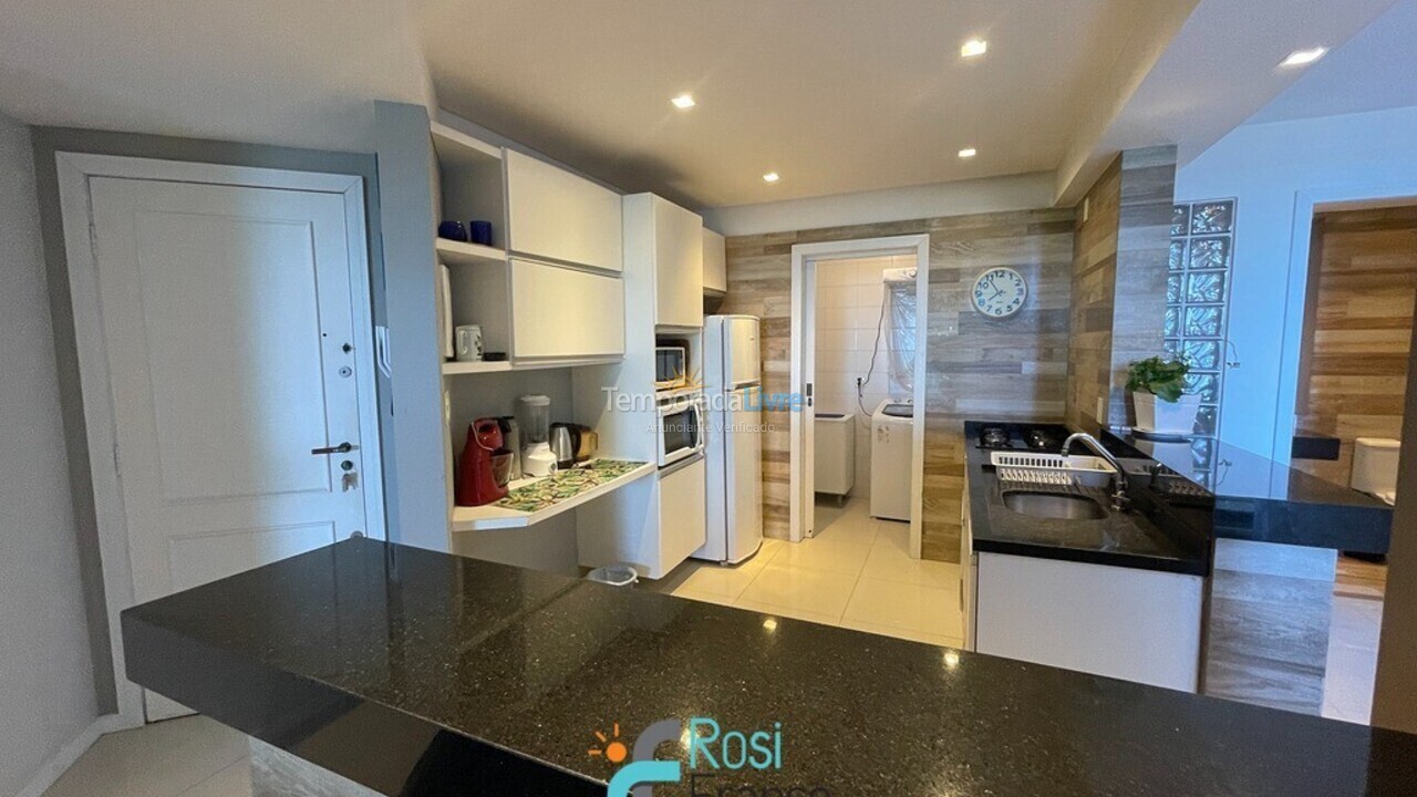 Apartamento para aluguel de temporada em Itapema (Meia Praia)