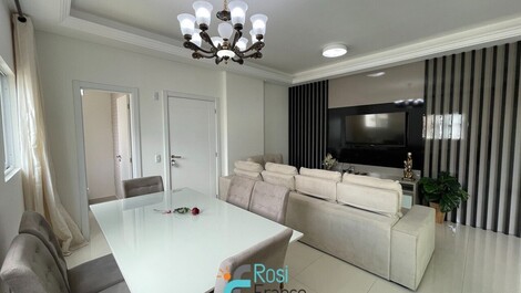 3-suite apartment with sea view, Meia Praia SC