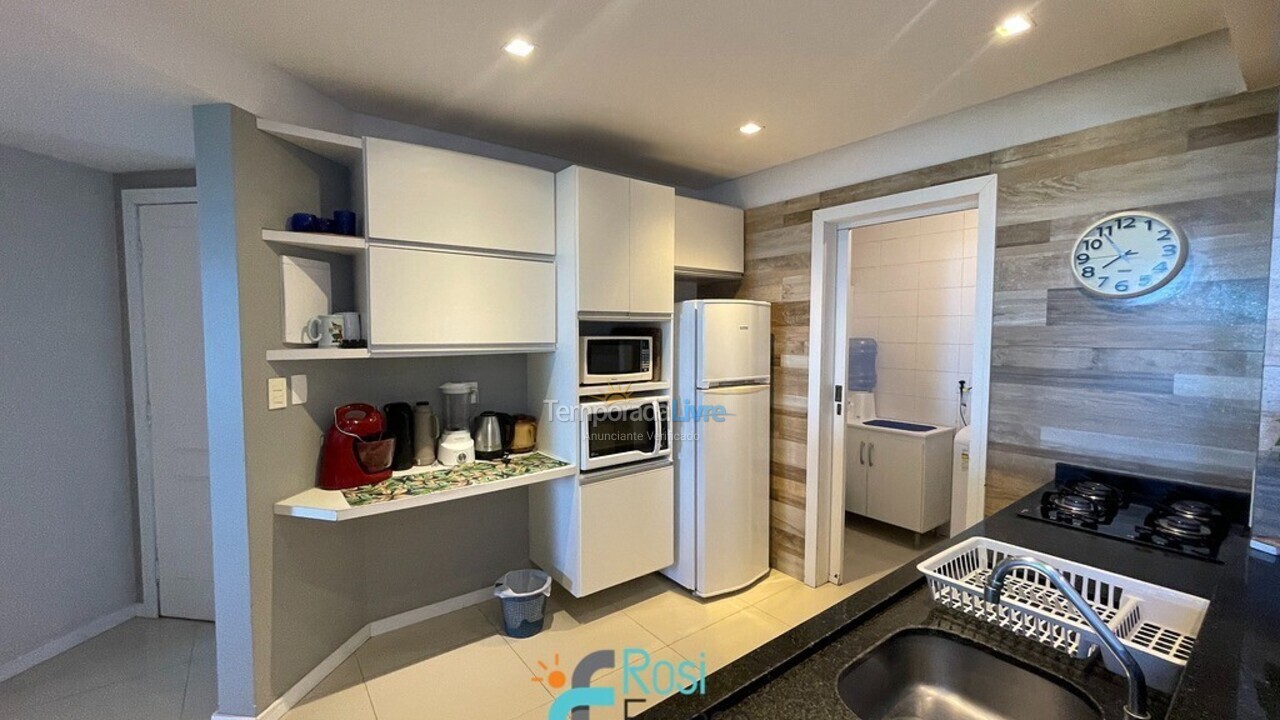 Apartamento para aluguel de temporada em Itapema (Meia Praia)