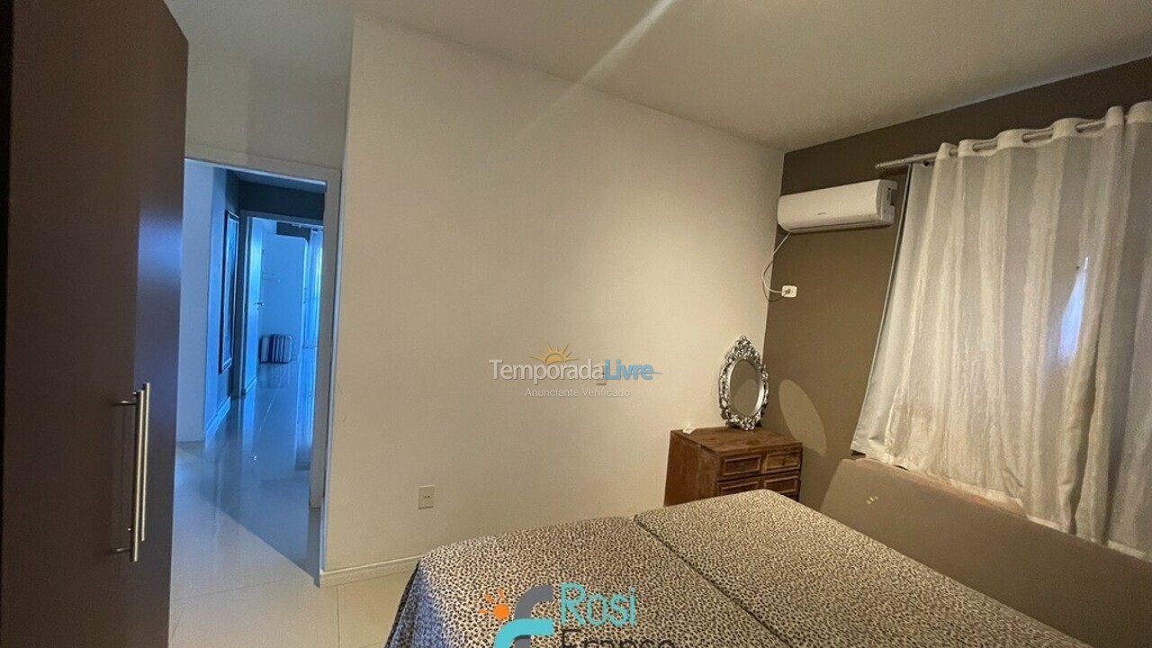 Apartamento para aluguel de temporada em Itapema (Meia Praia)