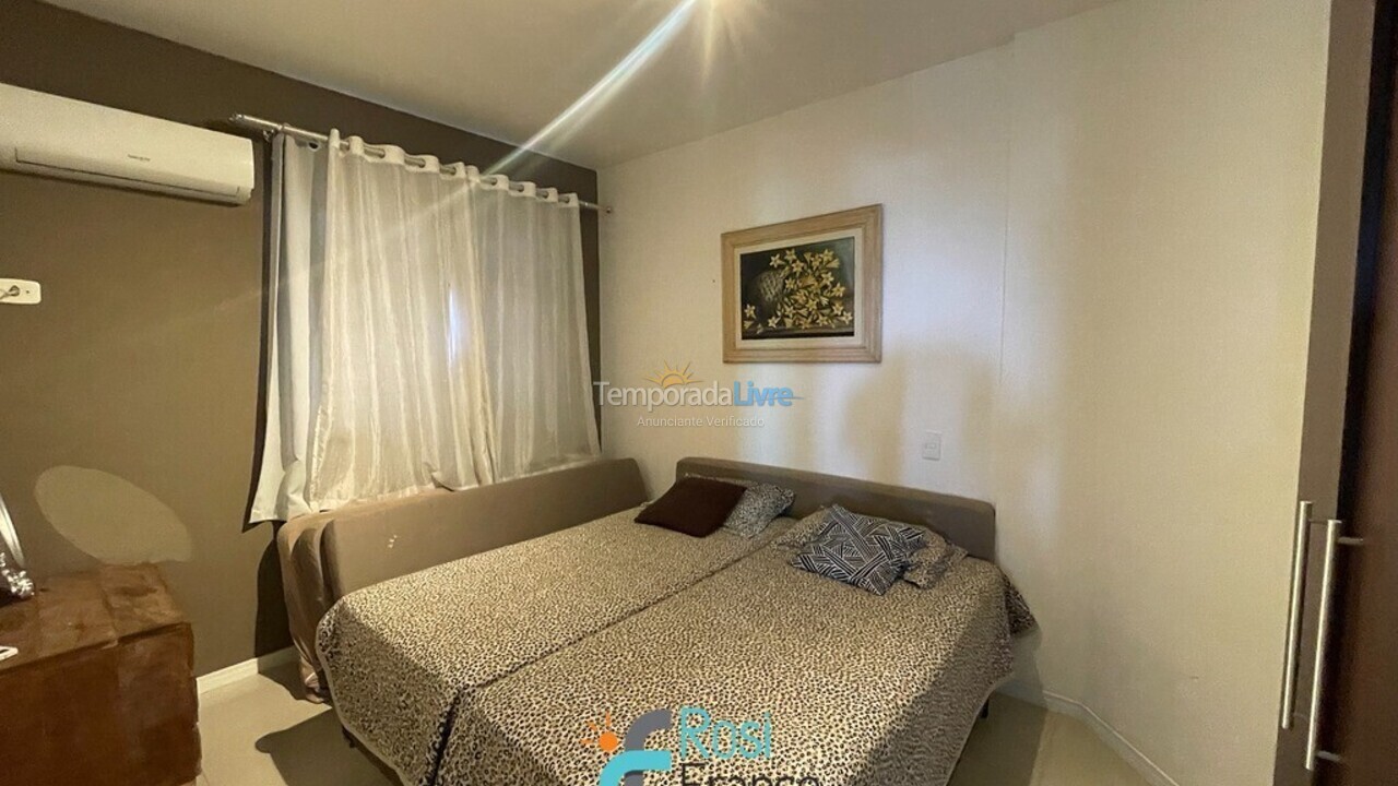 Apartamento para aluguel de temporada em Itapema (Meia Praia)