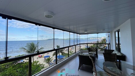 Apartamento 4 dormitórios frente mar Meia Praia SC