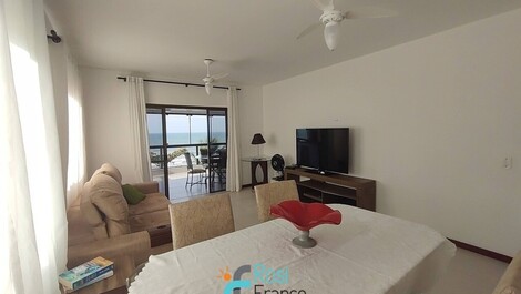 Apartamento 4 dormitórios frente mar Meia Praia SC