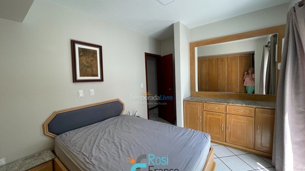 Apartamento para aluguel de temporada em Itapema (Meia Praia)