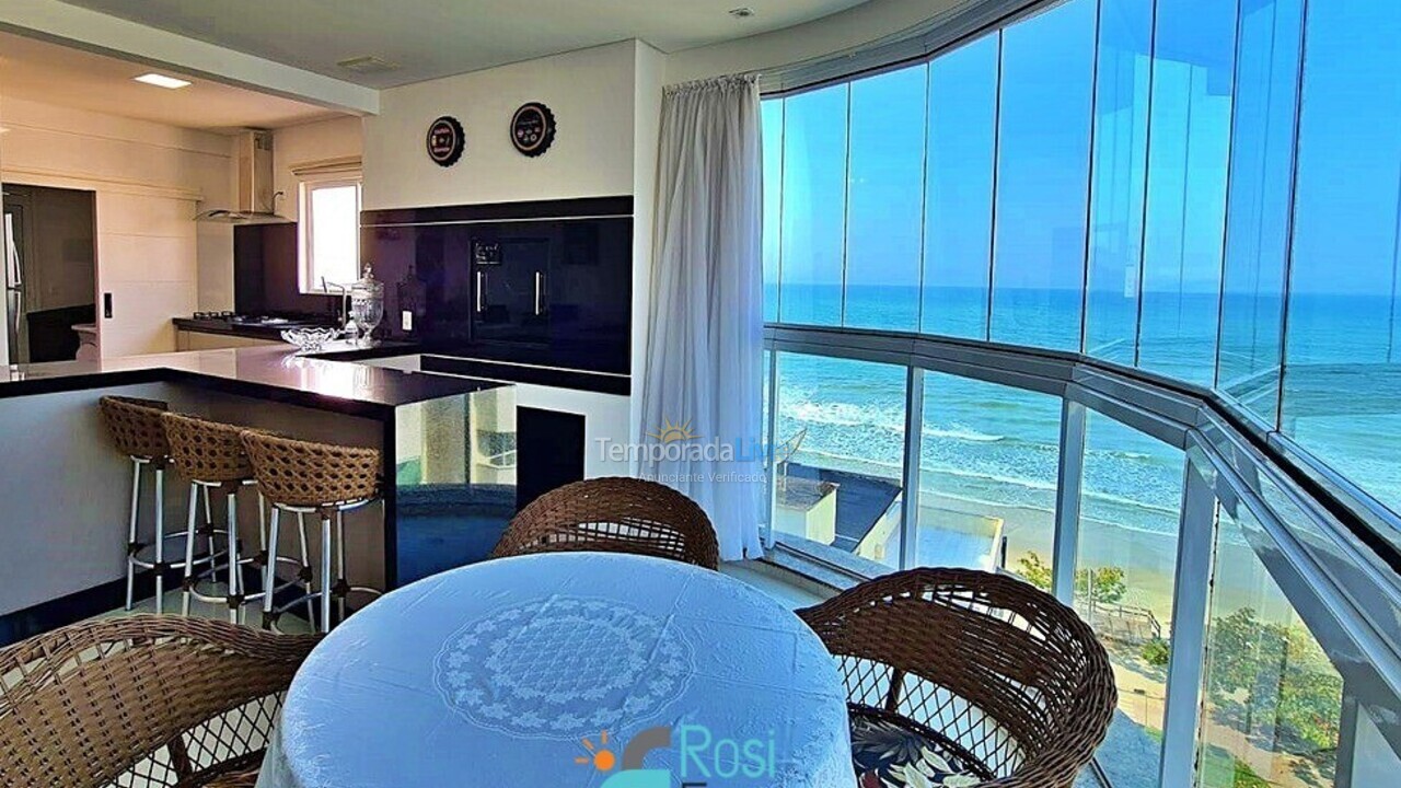 Apartamento para aluguel de temporada em Itapema (Meia Praia Quadra do Mar)