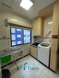 5 suite apartment facing the sea in Meia Praia SC