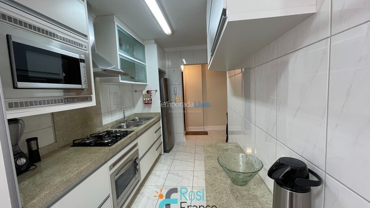 Apartamento para aluguel de temporada em Itapema (Meia Praia)