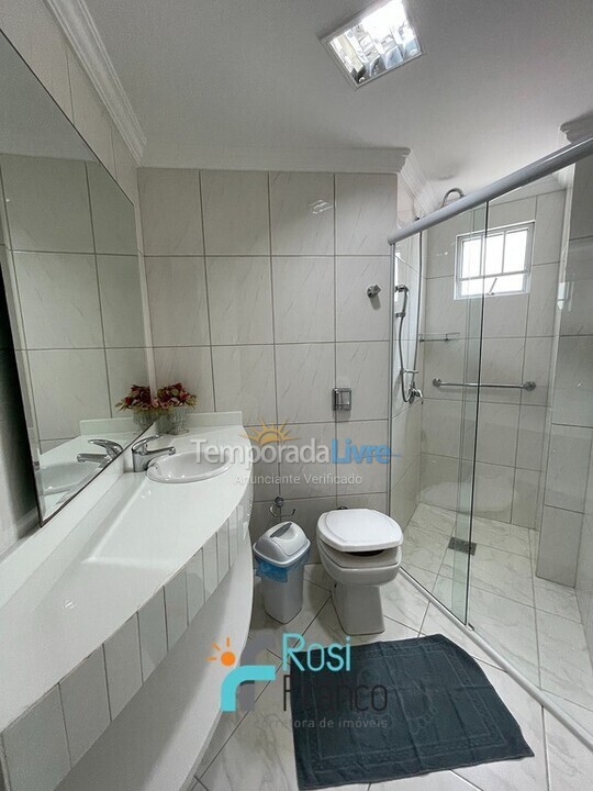 Apartamento para aluguel de temporada em Itapema (Meia Praia)