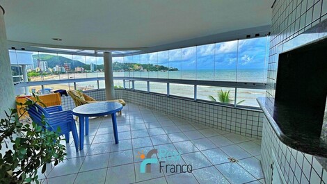 Apartamento de 4 habitaciones frente al mar Itapema SC