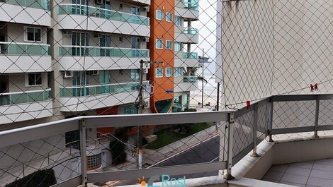 Apartamento de 2 dormitorios vista al mar Itapema SC