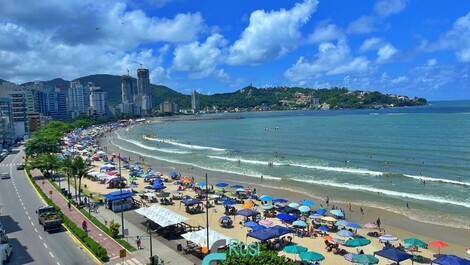 Apartamento de 4 habitaciones frente al mar Itapema SC