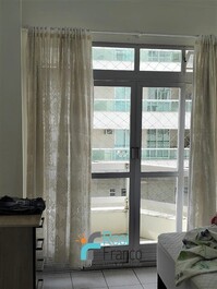 Apartamento de 2 dormitorios vista al mar Itapema SC