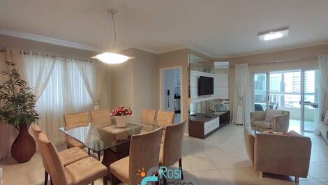 Apartamento 3 habitaciones, 2 plazas de aparcamiento Meia Praia SC