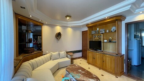 Apartamento 3 dormitórios frente mar Meia Praia SC