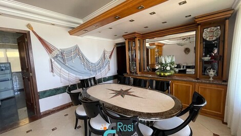 Apartamento 3 dormitórios frente mar Meia Praia SC