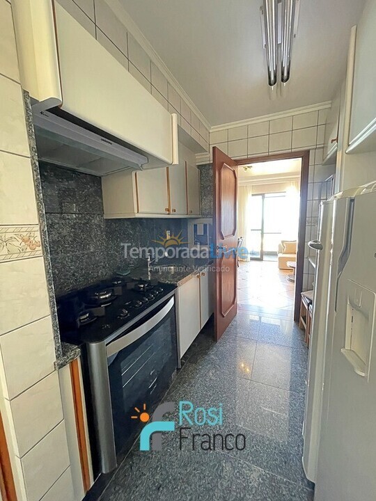 Apartamento para aluguel de temporada em Itapema (Meia Praia)