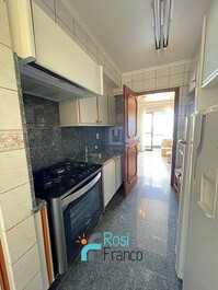 Apartamento 3 dormitórios frente mar Meia Praia SC