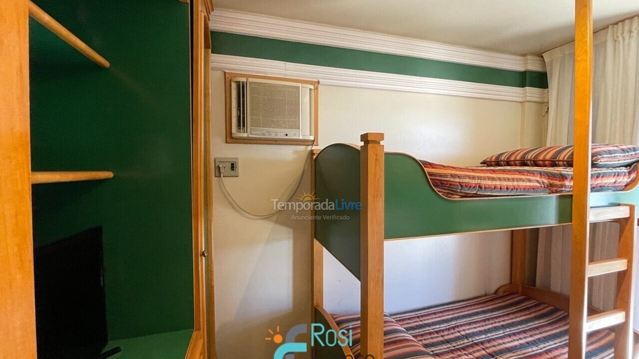 Apartamento para aluguel de temporada em Itapema (Meia Praia)