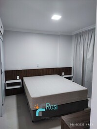 Apartamento con 3 suites y vista al mar en Meia Praia, Itapema, SC.