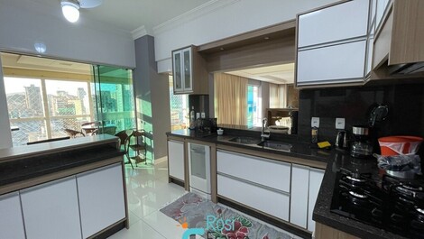 Apartamento 5 suites vista al mar Meia Praia SC