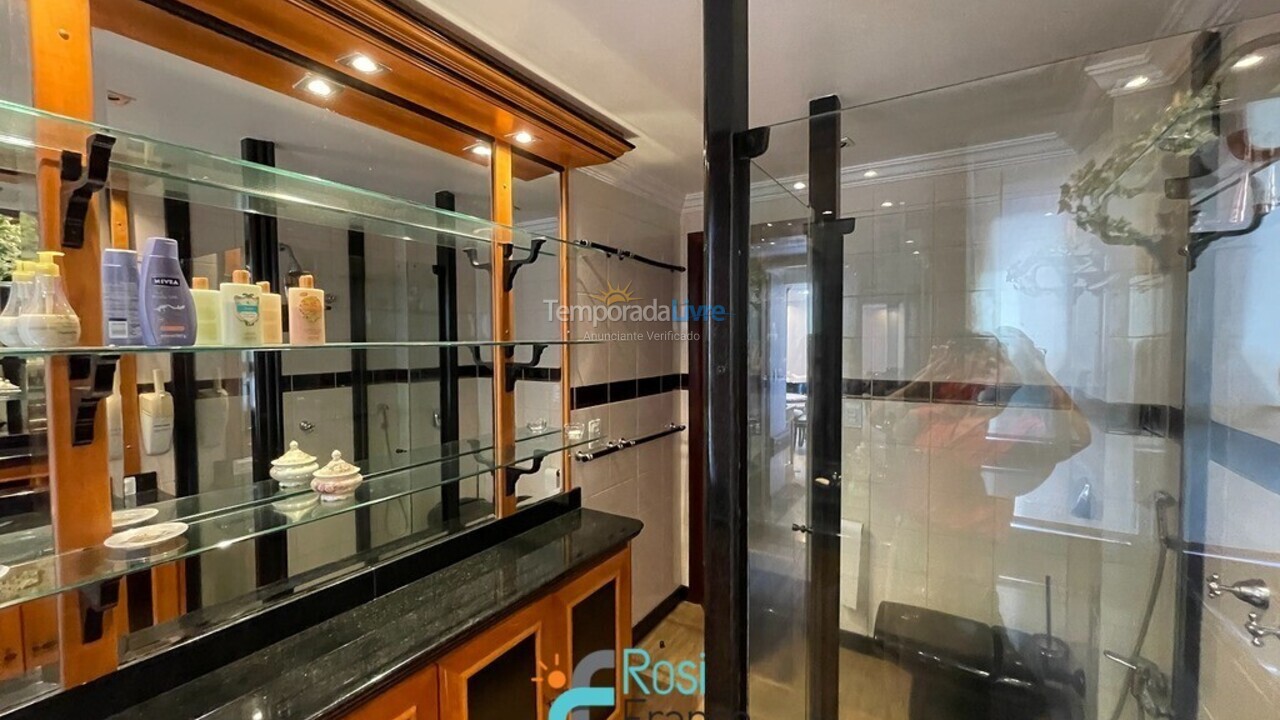 Apartamento para aluguel de temporada em Itapema (Meia Praia)