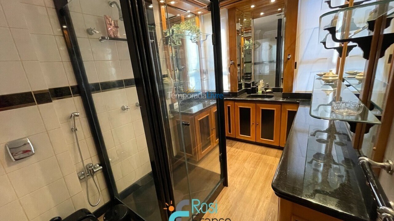 Apartamento para aluguel de temporada em Itapema (Meia Praia)