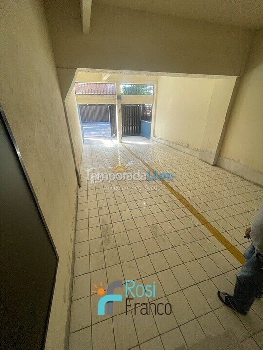 Apartamento para aluguel de temporada em Itapema (Meia Praia)