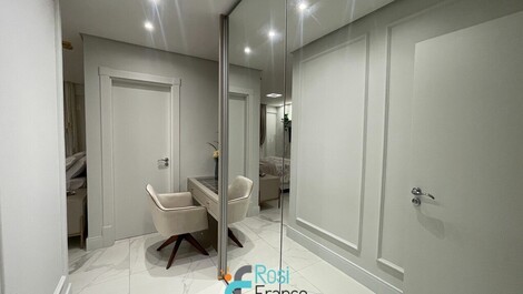 Apartamento de lujo de 4 suites a pocos pasos de la playa en Meia Praia