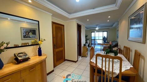 Apartamento 3 dormitórios quadra mar Meia Praia