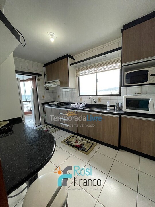 Apartamento para aluguel de temporada em Itapema (Meia Praia)