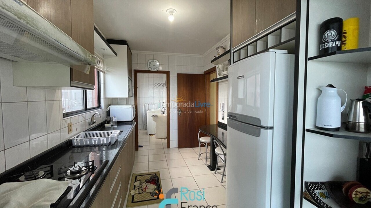 Apartamento para aluguel de temporada em Itapema (Meia Praia)