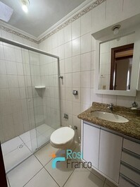 Apartamento 3 dormitórios quadra mar Meia Praia