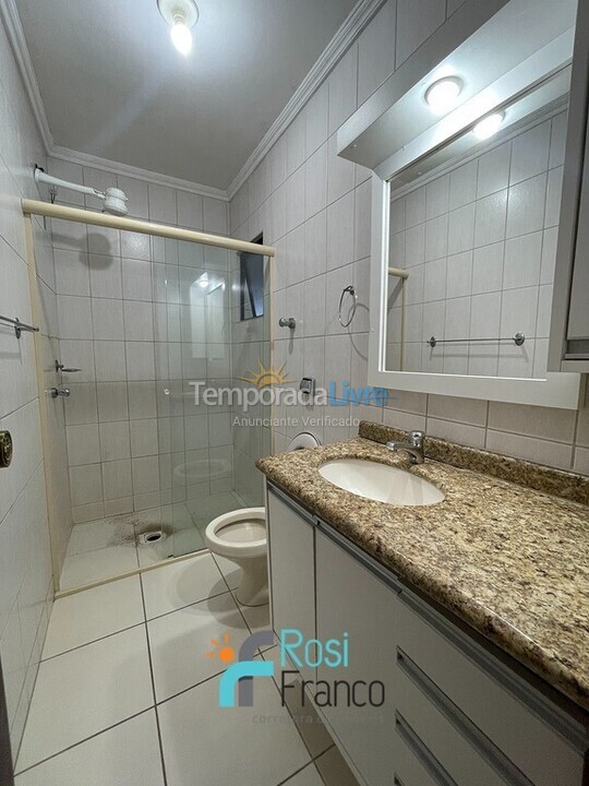 Apartamento para aluguel de temporada em Itapema (Meia Praia)