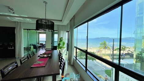 Apartamento 4 dormitórios frente mar Meia Praia SC